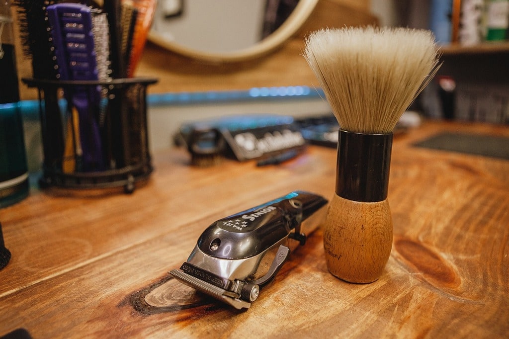 Comment se tondre les cheveux tout seul ? - Rasoirs et tondeuses pour homme